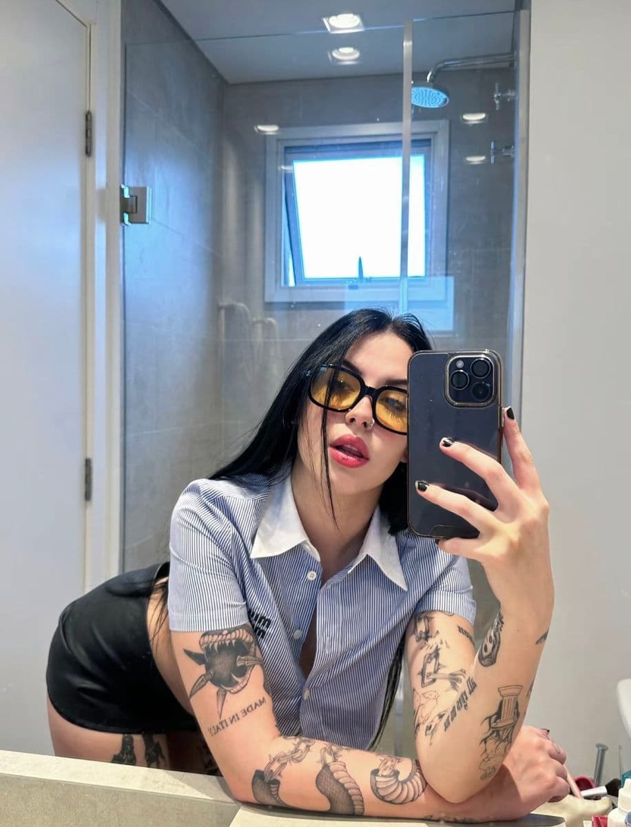 Perihan A. Escort İstanbul - Fotoğraf 1 / 6