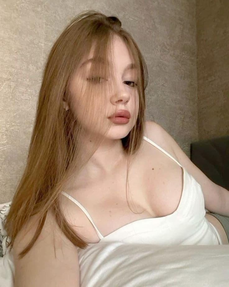 Roza V. Escort İstanbul - Fotoğraf 1 / 3